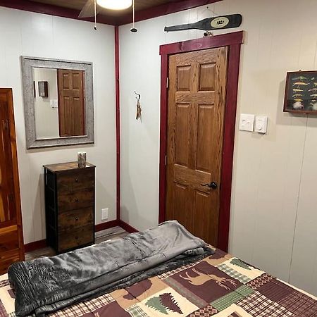 Cubs Den - Hot Tub- Walk To Lake- Fire Pit - Kayaks Oakland Exterior foto