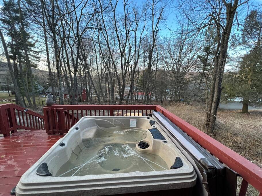 Cubs Den - Hot Tub- Walk To Lake- Fire Pit - Kayaks Oakland Exterior foto