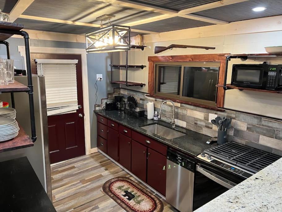 Cubs Den - Hot Tub- Walk To Lake- Fire Pit - Kayaks Oakland Exterior foto