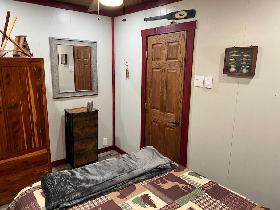 Cubs Den - Hot Tub- Walk To Lake- Fire Pit - Kayaks Oakland Exterior foto
