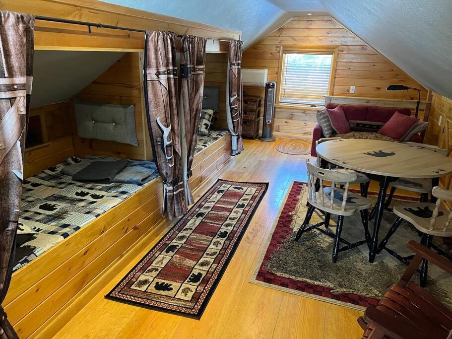 Cubs Den - Hot Tub- Walk To Lake- Fire Pit - Kayaks Oakland Exterior foto